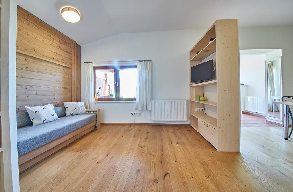 M's Wood Appartement Maishofen Buitenkant foto