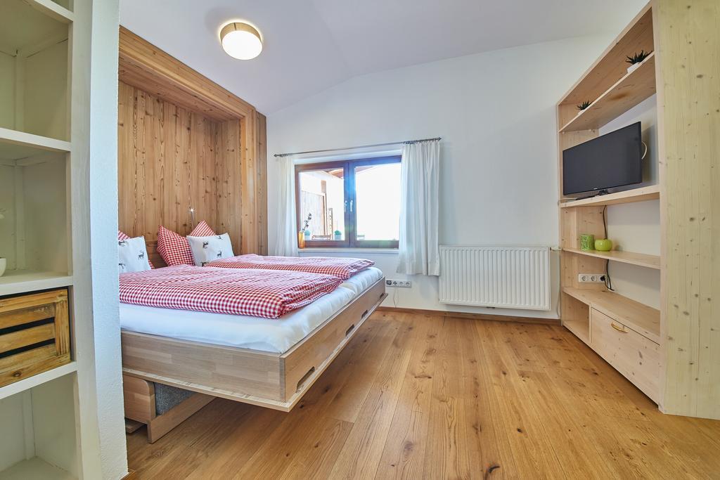 M's Wood Appartement Maishofen Buitenkant foto